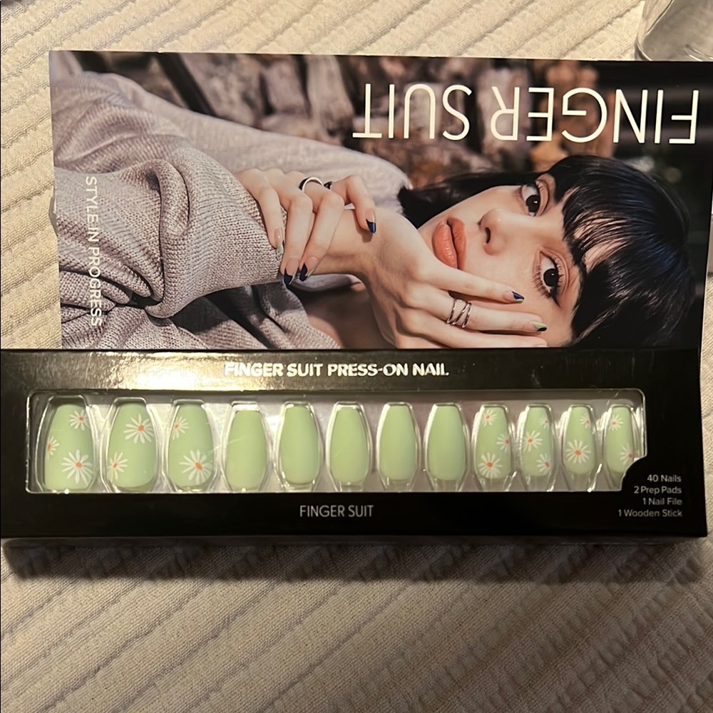 Finger Suit Mint Green Matte Press-On Nails Coffin Shape